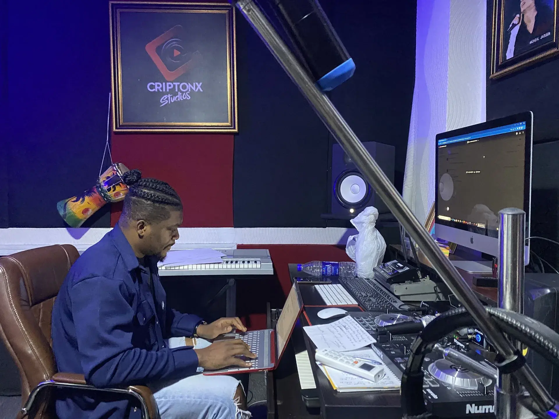 Behind the scenes at Criptonx Studios